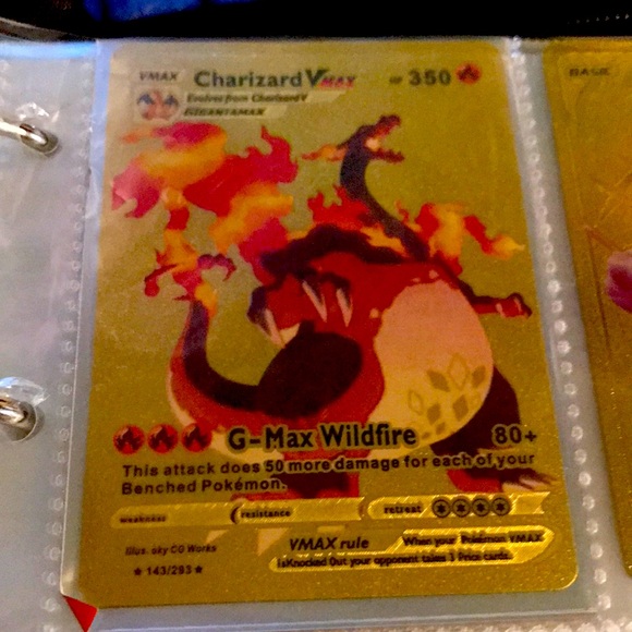 I am selling a Pokémon card it is charzard vmax - Picture 1 of 1